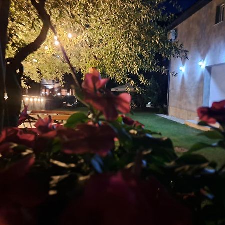 Rooms Lida & Friendly Home Плав Екстериор снимка