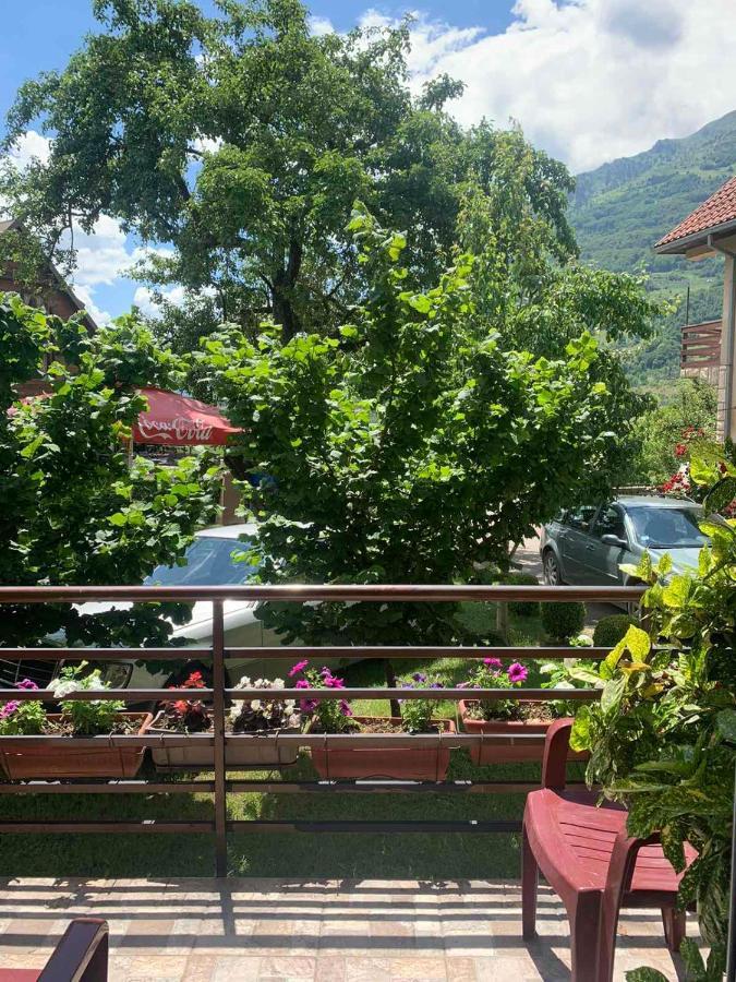 Rooms Lida & Friendly Home Плав Екстериор снимка