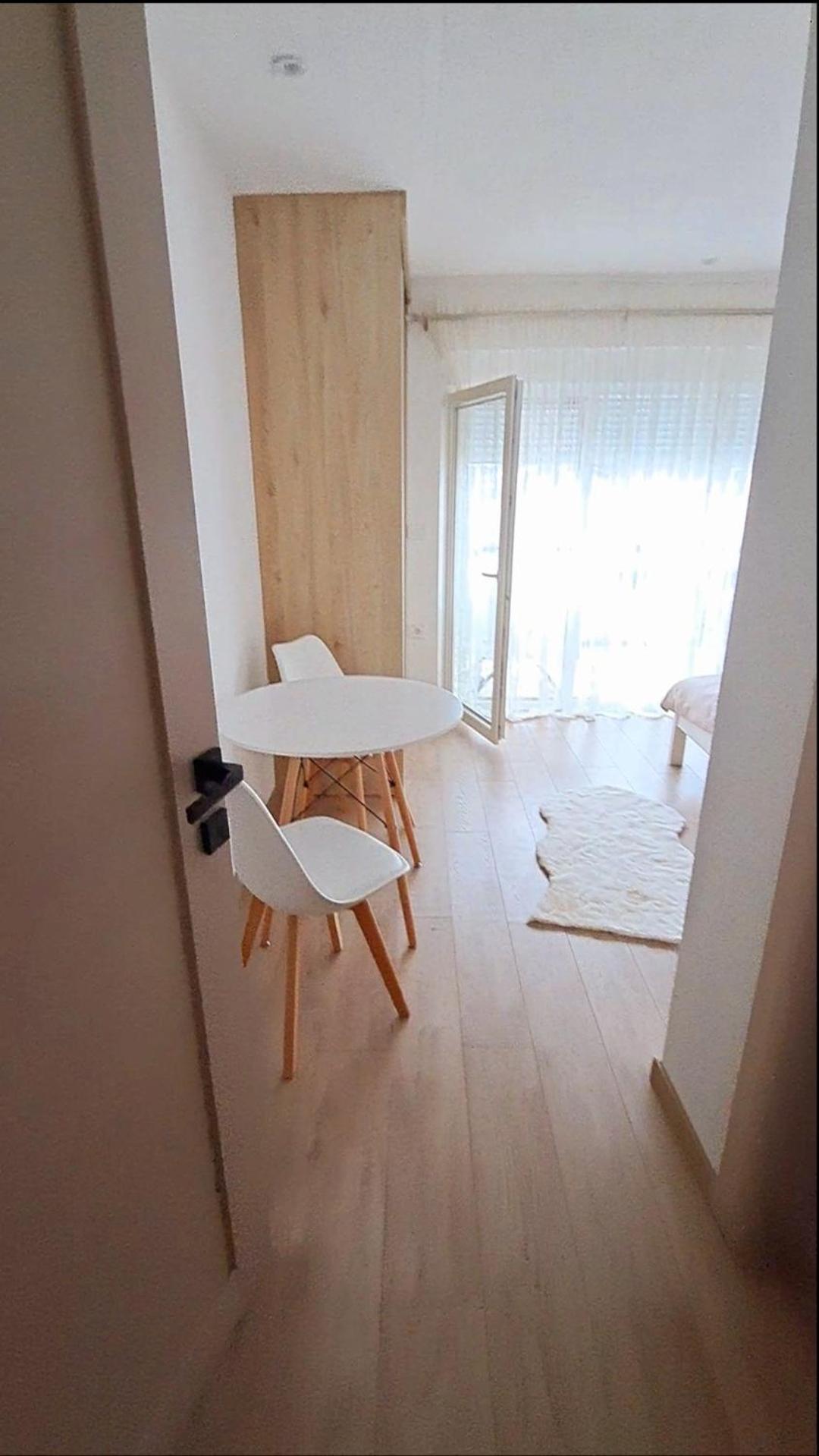 Rooms Lida & Friendly Home Плав Екстериор снимка