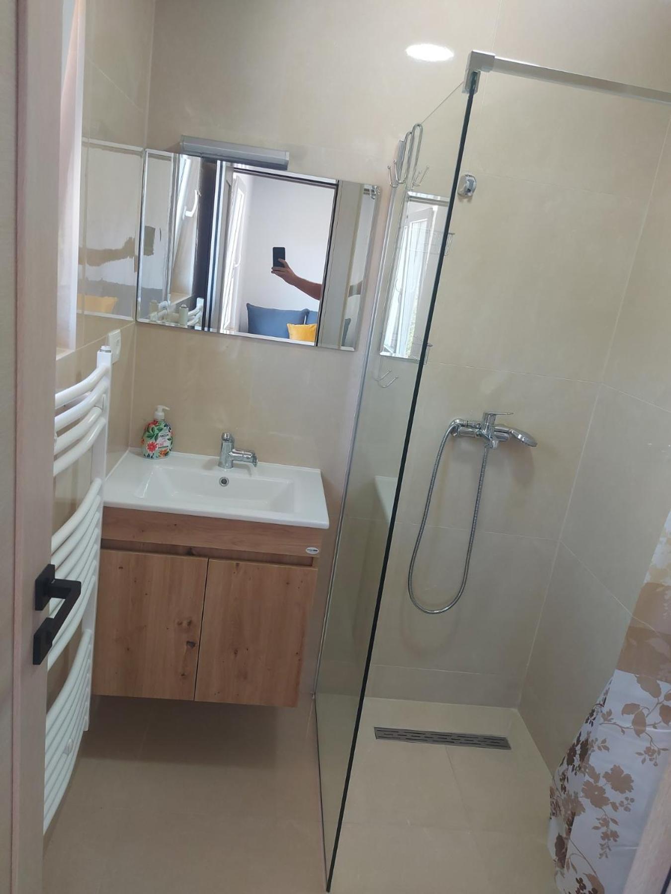 Rooms Lida & Friendly Home Плав Екстериор снимка