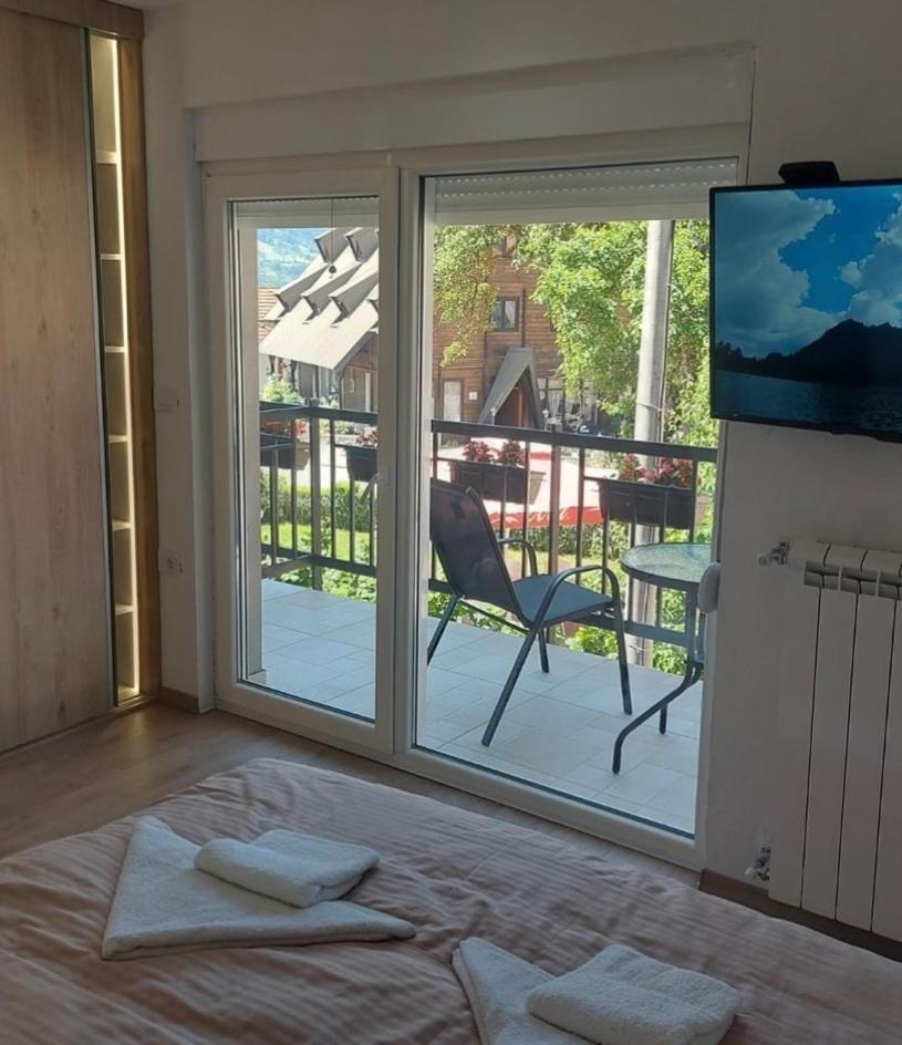 Rooms Lida & Friendly Home Плав Екстериор снимка