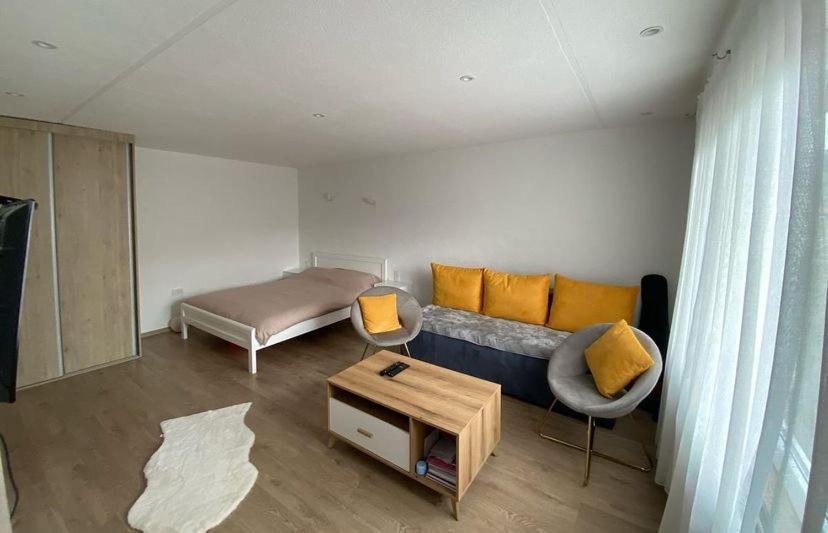 Rooms Lida & Friendly Home Плав Екстериор снимка