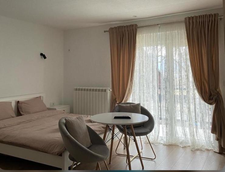 Rooms Lida & Friendly Home Плав Екстериор снимка