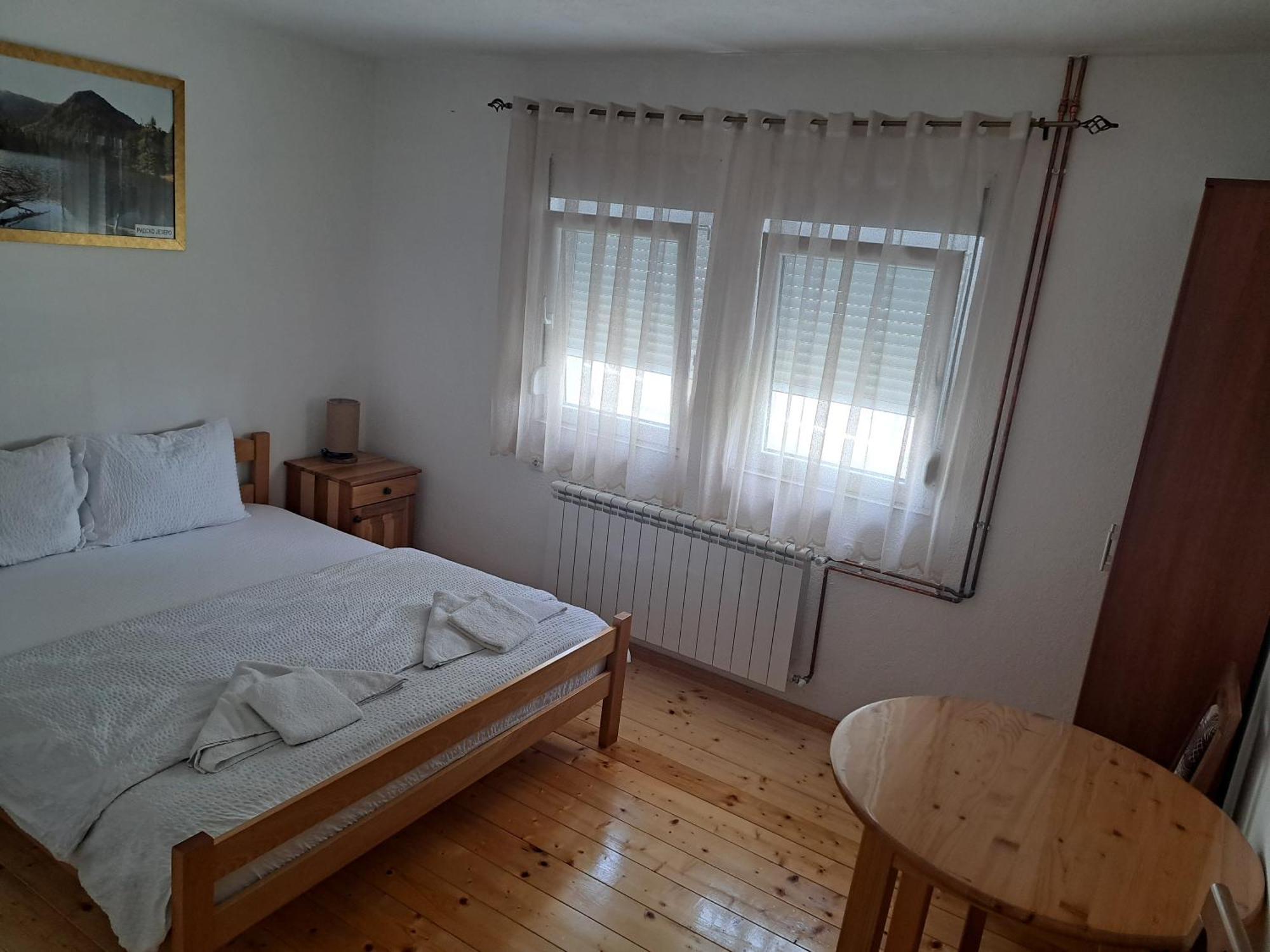 Rooms Lida & Friendly Home Плав Екстериор снимка